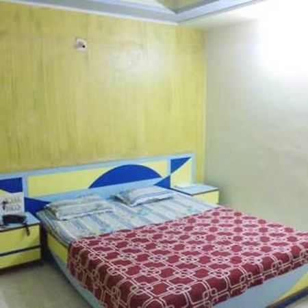 Hotel Gokul Гандинагар Экстерьер фото
